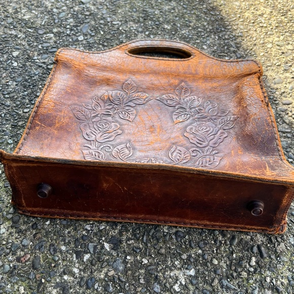 Vintage Brown Leather Satchel handbag - Picture 8 of 11